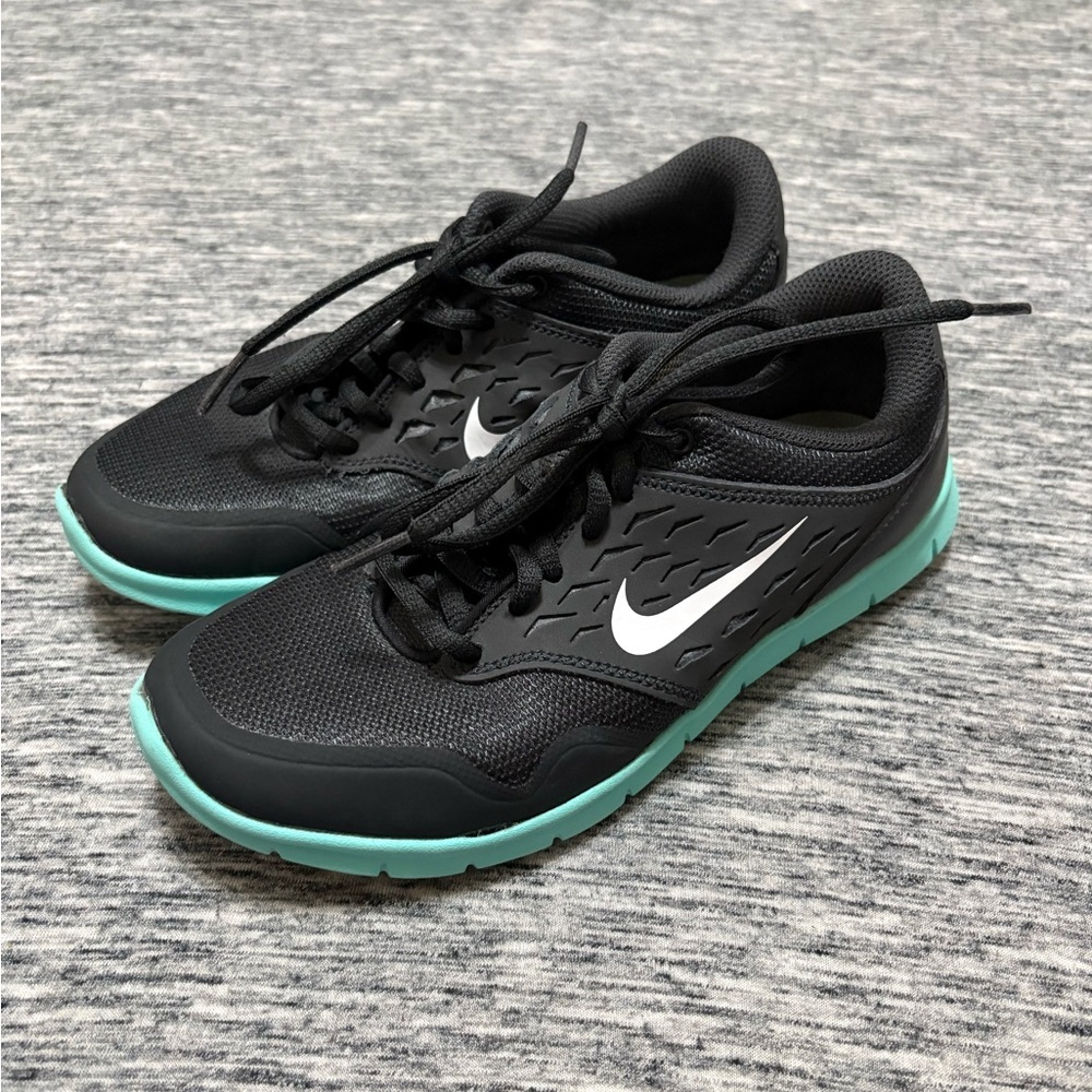 Nike Ladies Running Shoes Size 6